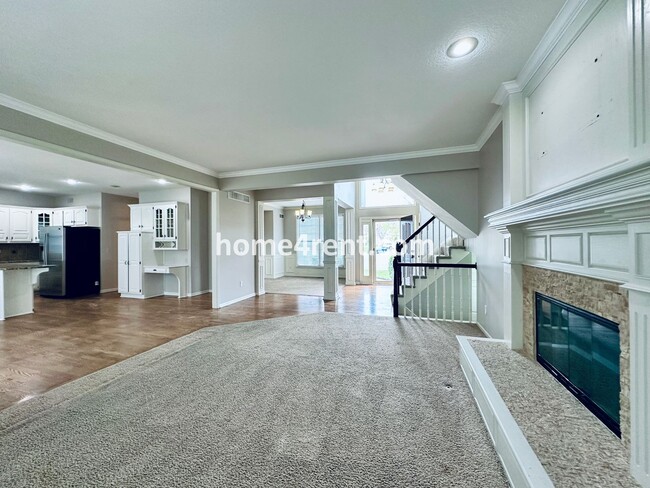Building Photo - Beautiful Overland Park Home in Blue Valle...