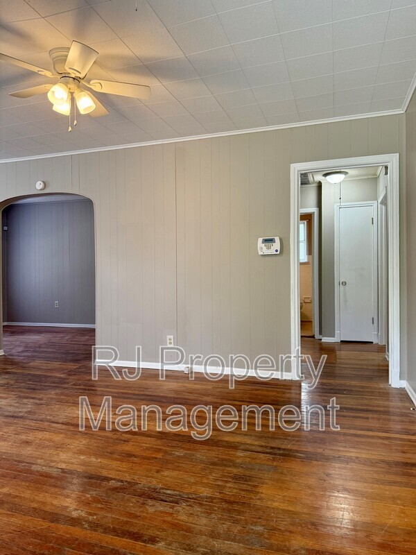 Building Photo - 1336 Wrenwood St