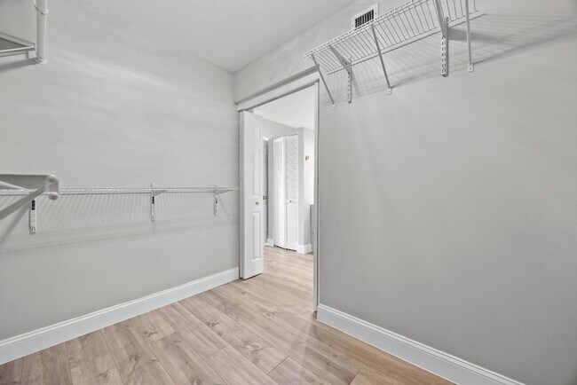 Building Photo - 3716 Whitehall Dr