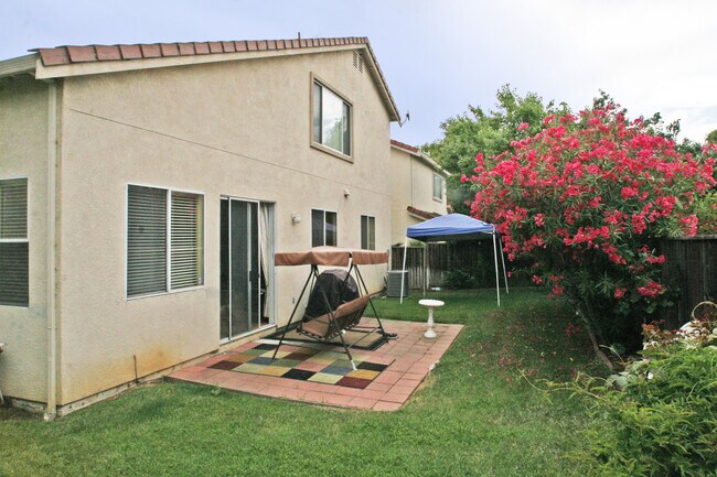 Building Photo - Newer Evergreen home faces neighborhood park - Great Evergreen schools