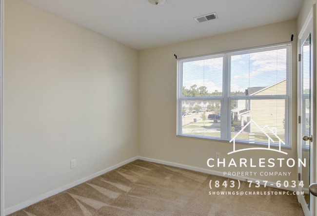 Building Photo - 9083 Parlor Dr