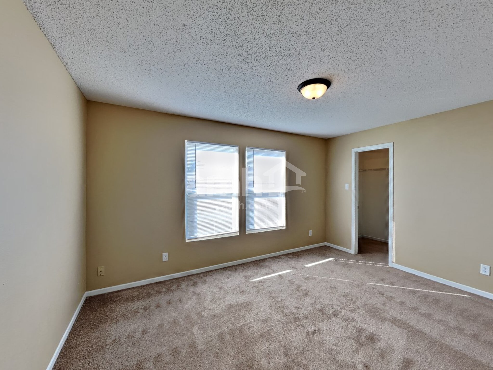 Building Photo - 202 Creekview Dr