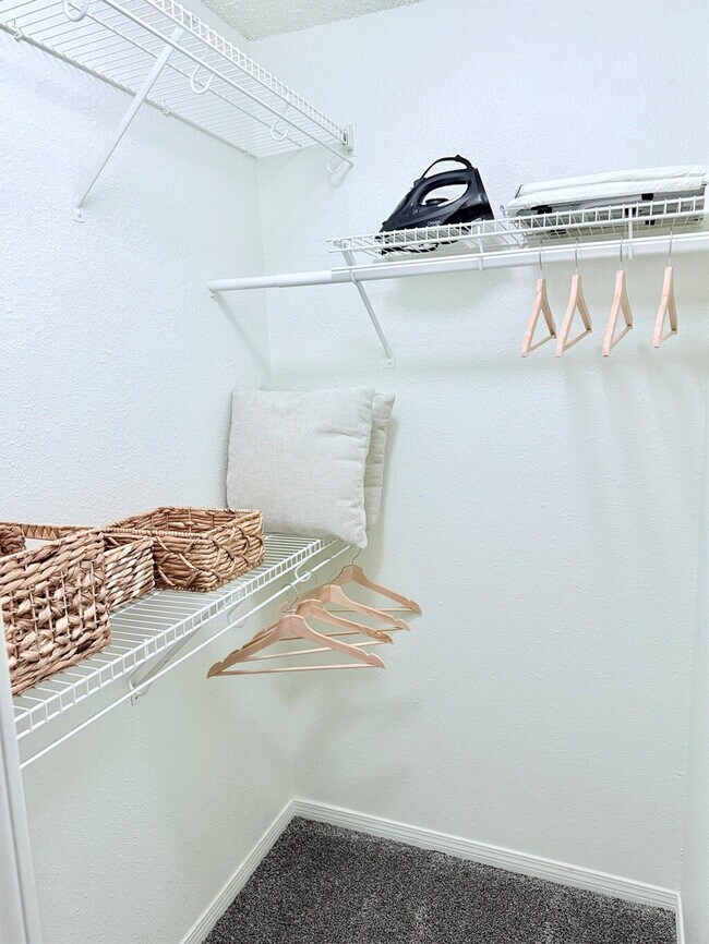 Building Photo - 6380 S Boston St