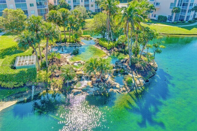 Building Photo - 353 S US Hwy 1