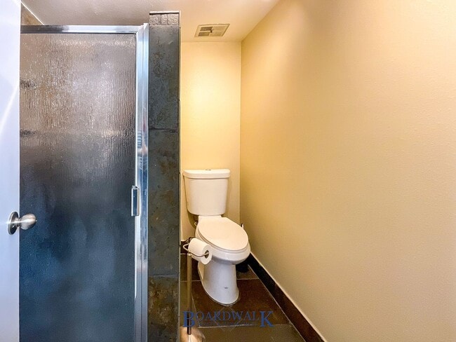 Building Photo - Beautiful 2 bed 2 bath Condo