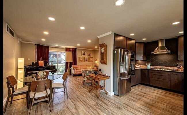 Building Photo - 600 Liddon Ave