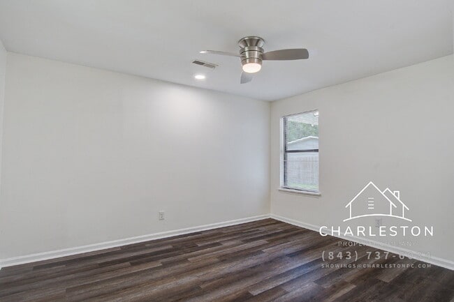 Building Photo - 114 Langley Dr