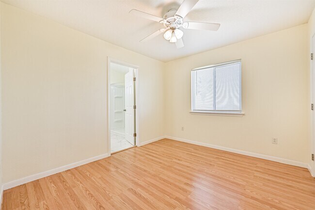 Building Photo - 7706 Channelview Dr