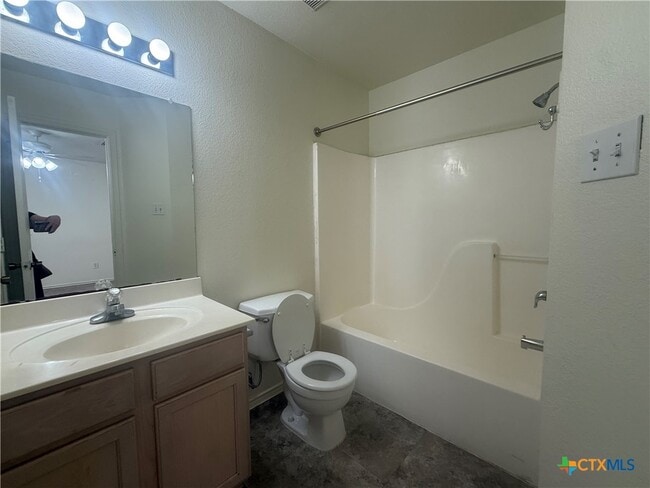 Building Photo - 103 Cedargrove