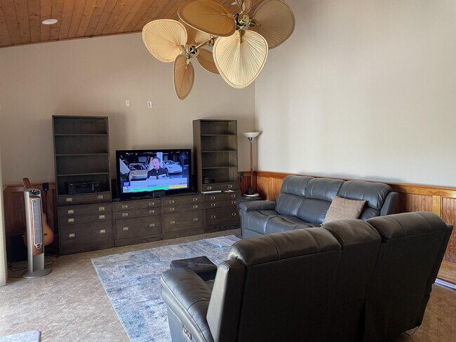 Building Photo - 1250 Barnstaple Cir