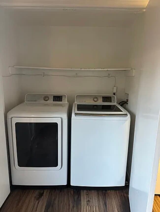 Building Photo - 1827 S Pitkin Cir