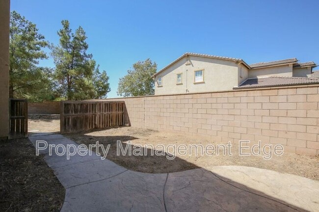 Building Photo - 34175 San Sebastian Ave
