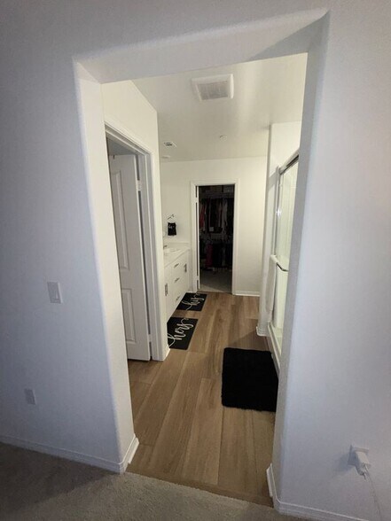 Building Photo - 2448 Powell Dr