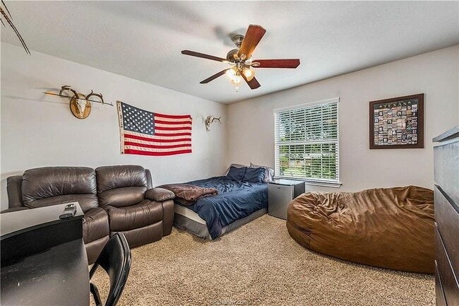 Building Photo - 1403 Medina Dr