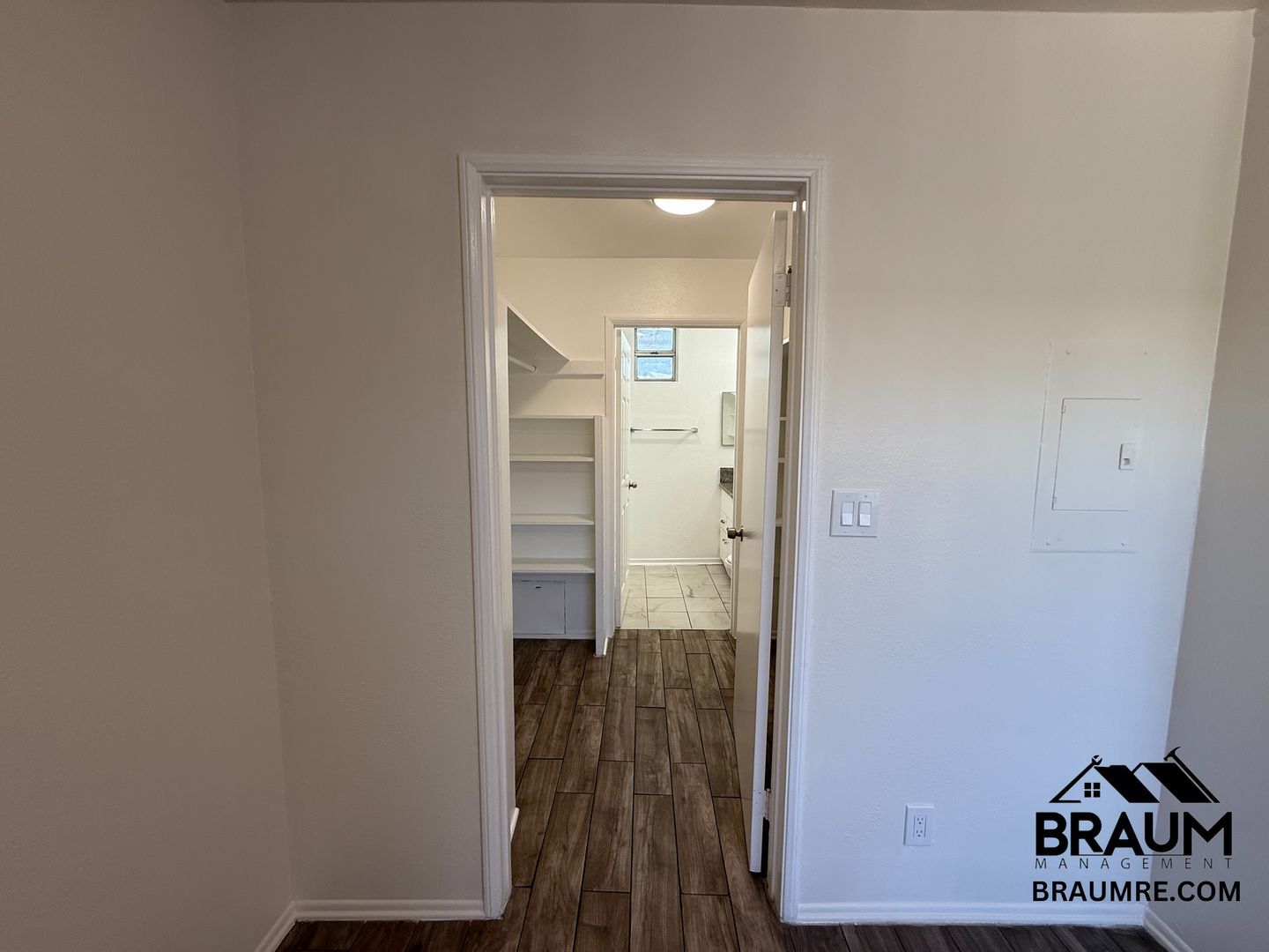 Building Photo - 15634 Leadwell St