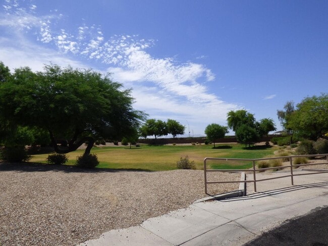 Building Photo - Great home for the money and size in Wadde...