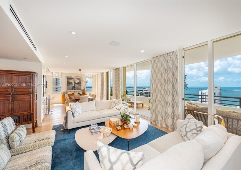 Building Photo - 888 Brickell Key Dr