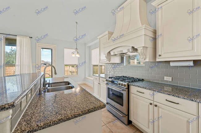 Building Photo - 5595 Lightfoot Ln