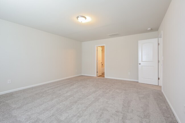 Building Photo - 161 Evvalane Dr