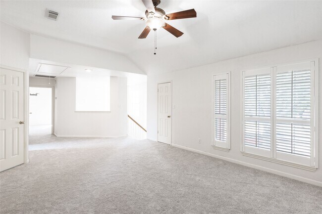Building Photo - 4700 Broadmoor Dr