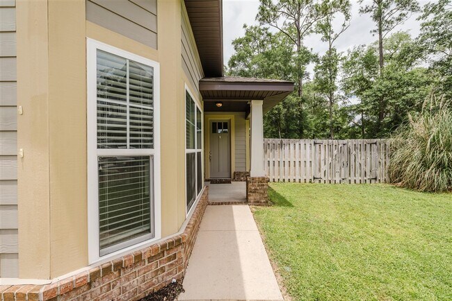 Building Photo - 44 Hollyn Ct