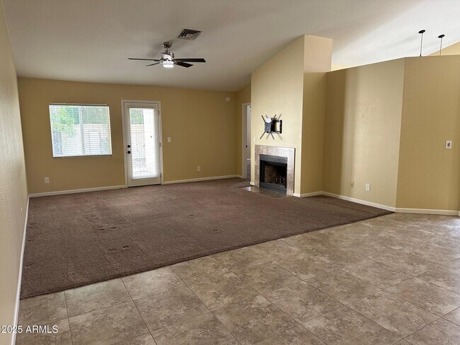 Building Photo - 8919 S Lori Ln