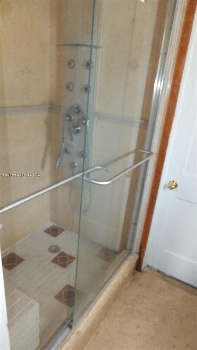 Building Photo - 200 NE 110th St