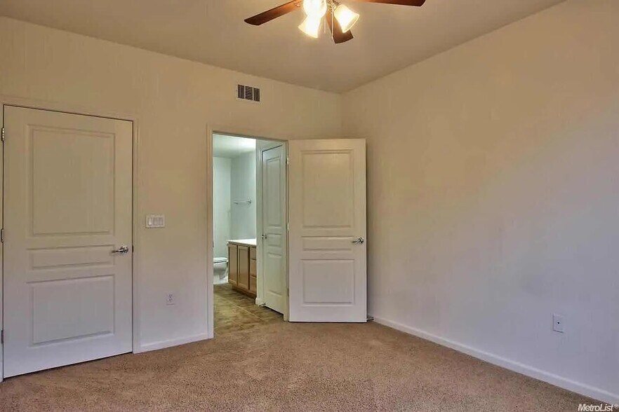 Building Photo - 9621 Coney Island Cir