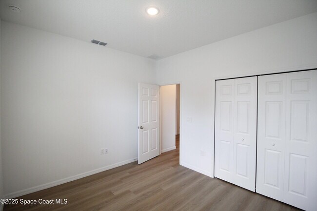 Building Photo - 432 Garvey Dr SW