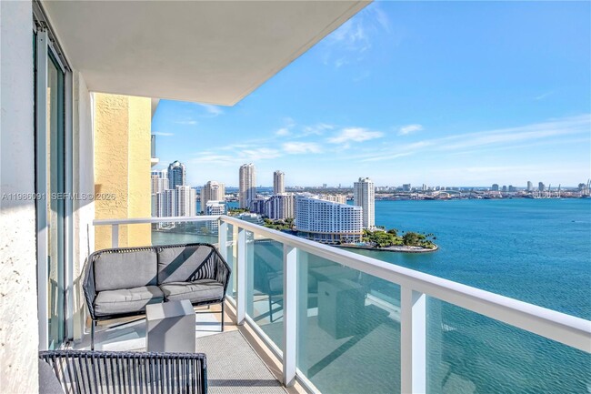 Building Photo - 1155 Brickell Bay Dr