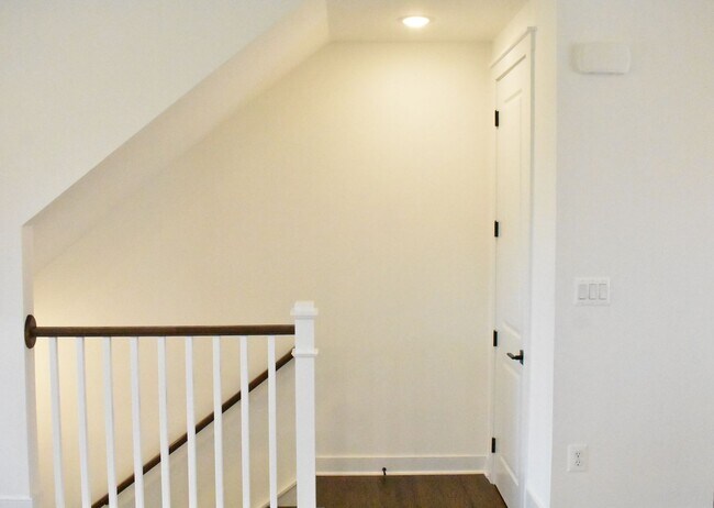 Building Photo - 9604 Blue Ash Aly