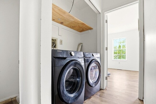 Building Photo - Charming 3BR Townhouse in Wyndham Place - Lakewood