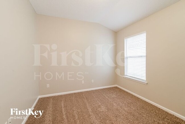 Building Photo - 528 Millhouse Ln