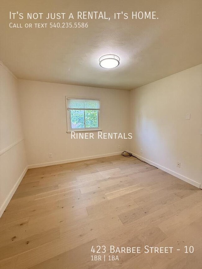 Building Photo - 423 Barbee St