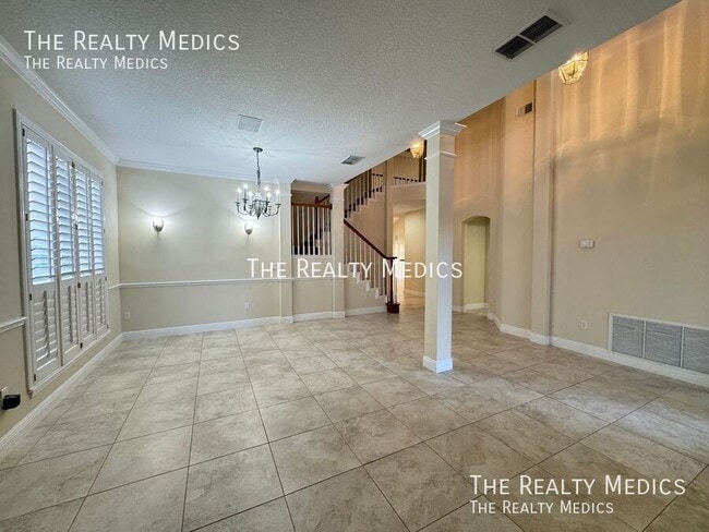 Building Photo - 2737 Scarborough Dr