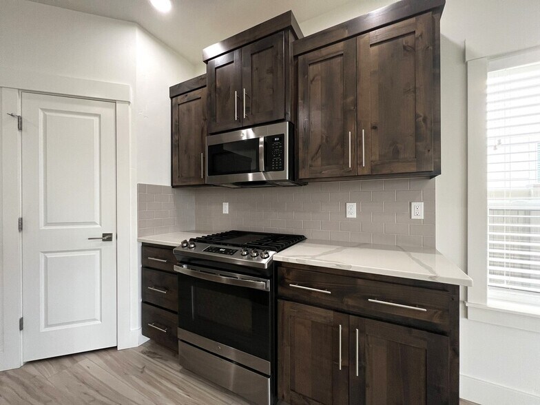 Building Photo - 2370 W Herron Ridge Dr