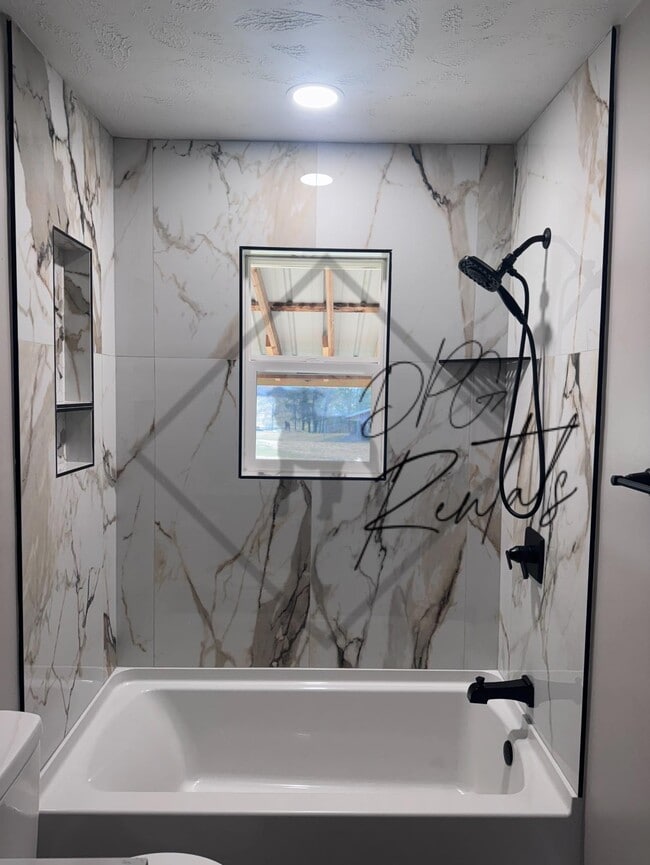 Building Photo - 135 Rhea Dr