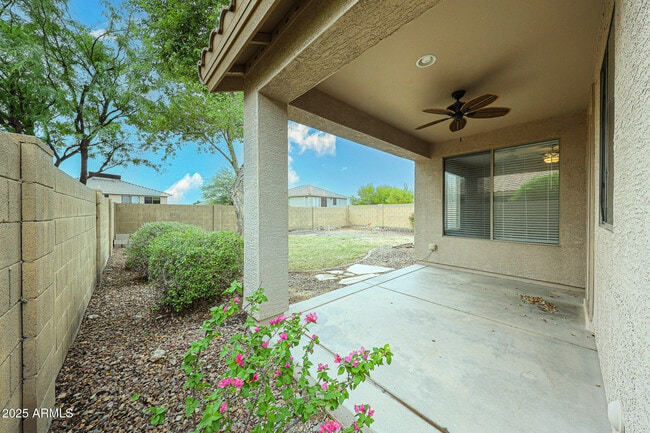 Building Photo - 42914 N Challenger Trail