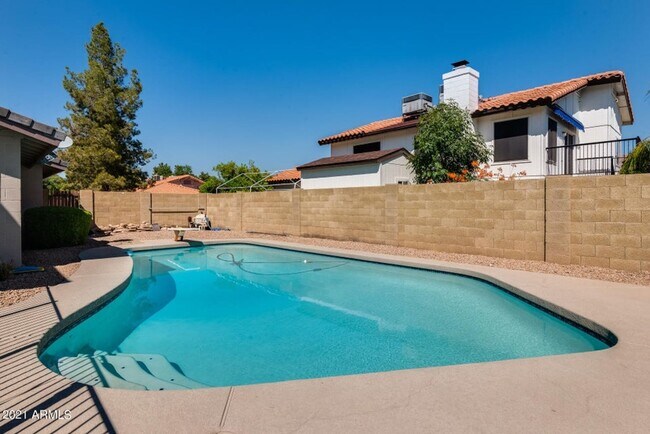 Building Photo - An ABSOLUTE DREAM HOME is waiting for you!...