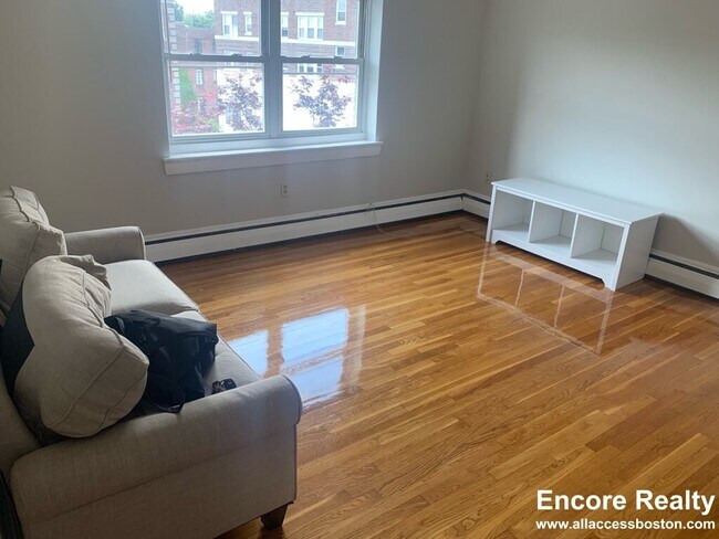 Building Photo - 61 Selkirk Rd