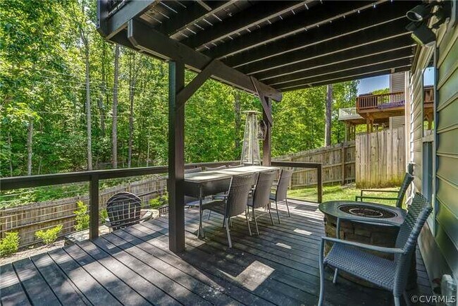 Building Photo - 441 Creekwillow Dr