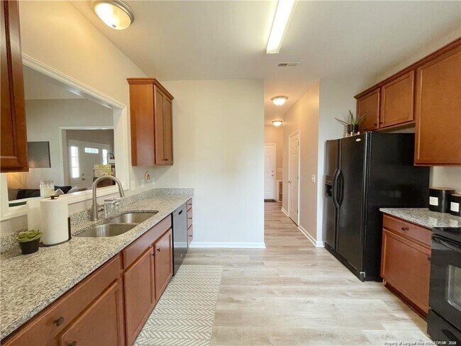 Building Photo - 239 Apache Trail