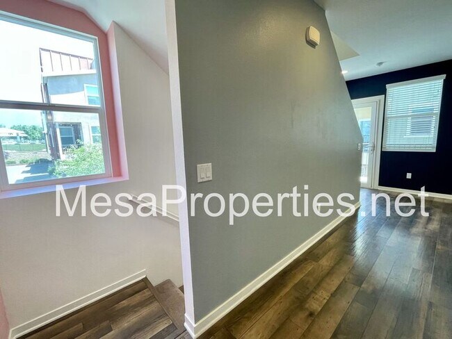 Building Photo - 8870 Camphor Ave