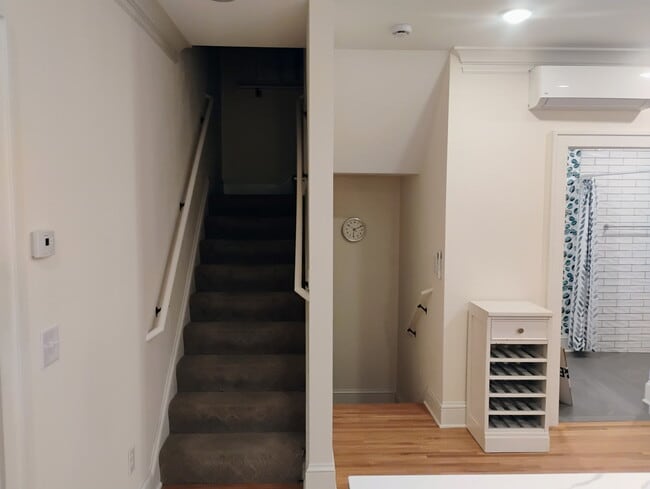 Building Photo - 1218 W 50th St