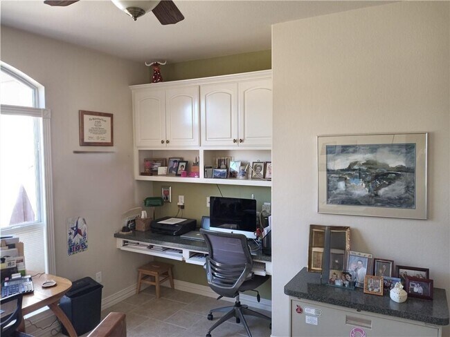 Building Photo - 105 Terlingua Trail
