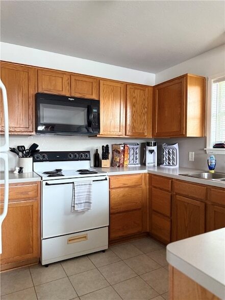 Building Photo - 1211 Webhollow Cir
