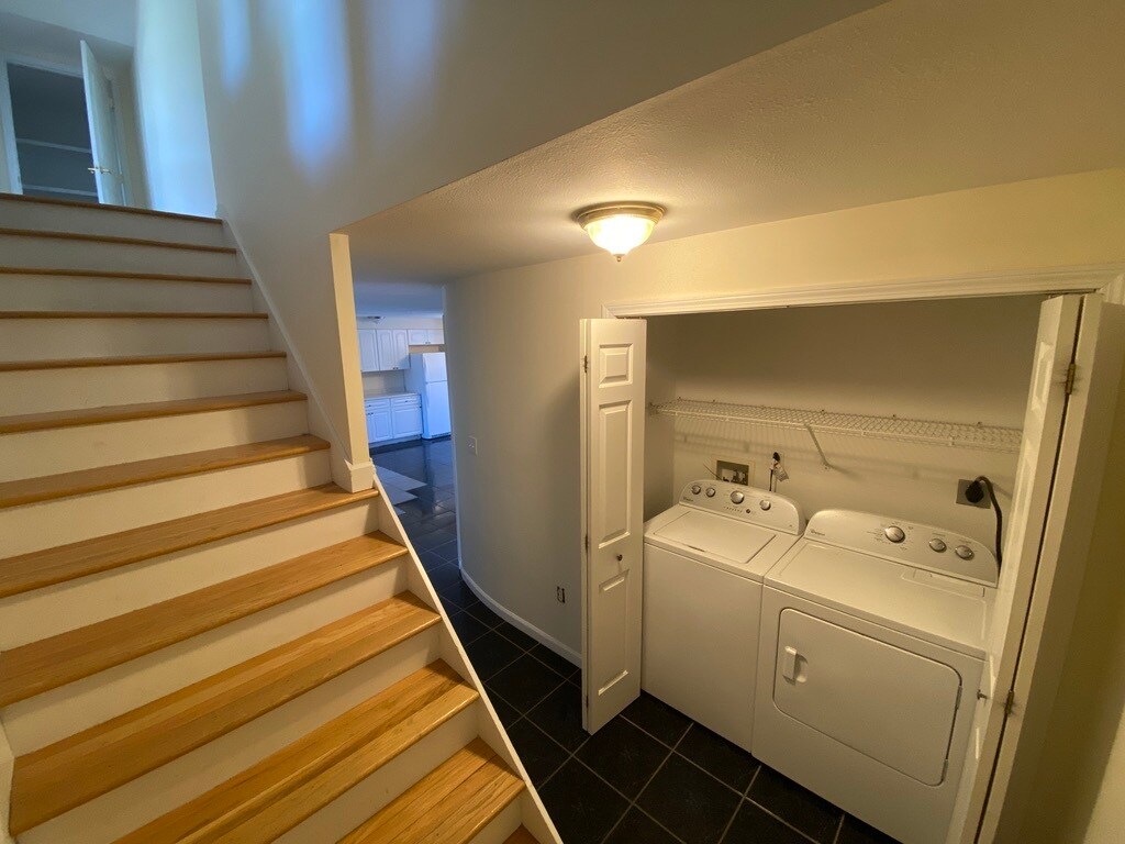 Hallway - 3875 Union St