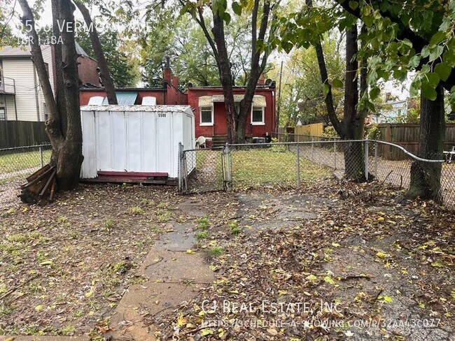 Building Photo - 5500 Vermont Ave