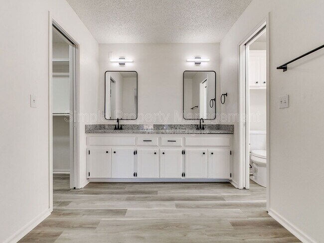 Building Photo - 6628 Laurel Dr