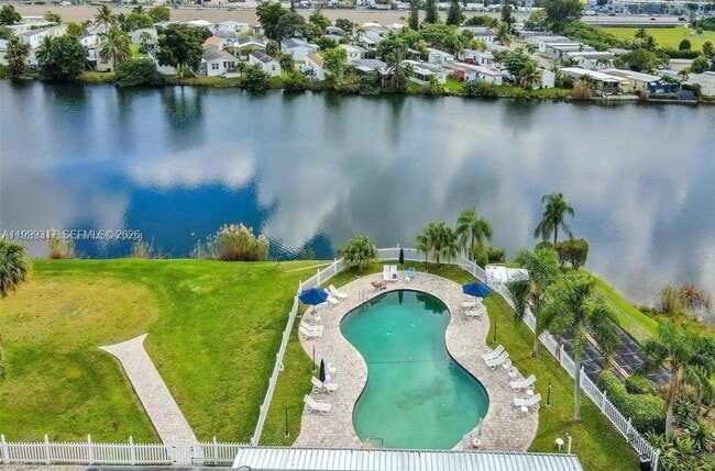 Building Photo - 5251 SW 29th St